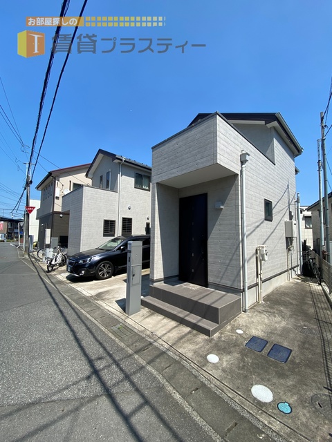 建物外観　探し求めていた築浅の戸建て物件。