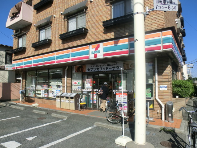 コンビニ　セブンイレブン（コンビニ）まで158m