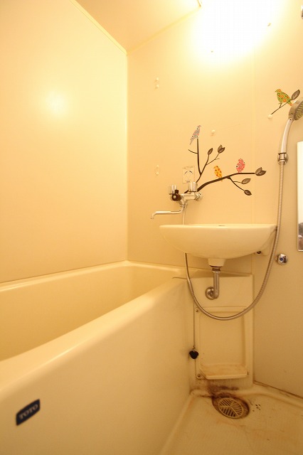 洗面設備　同物件別号室のものです。