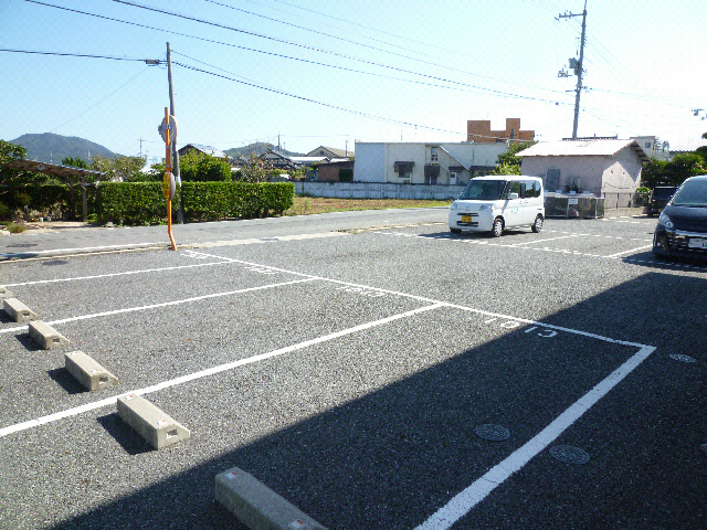 駐車場　駐車場