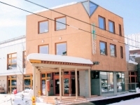 幼稚園・保育園　認定こども園札幌白ゆり幼稚園（幼稚園・保育園）まで702m