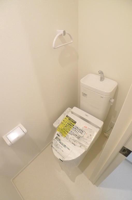 トイレ　（写真は同タイプ）