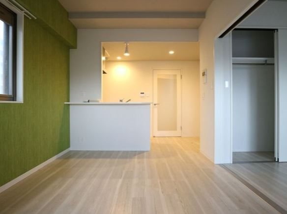 居室・リビング　※別号室の参考写真になります。