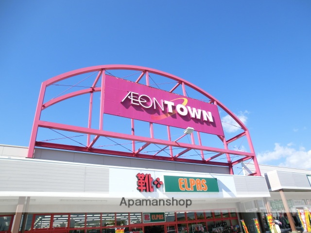 コンビニ　ファミリーマート（コンビニ）まで355m