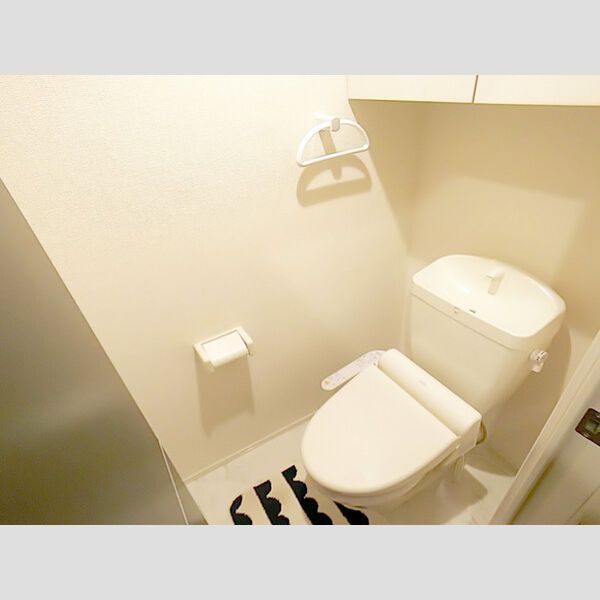 トイレ　温水洗浄便座