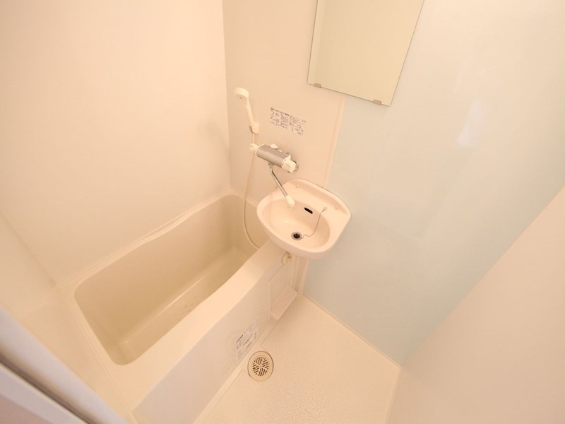 バス・シャワールーム　浴室暖房乾燥機付バスルーム　バストイレ別