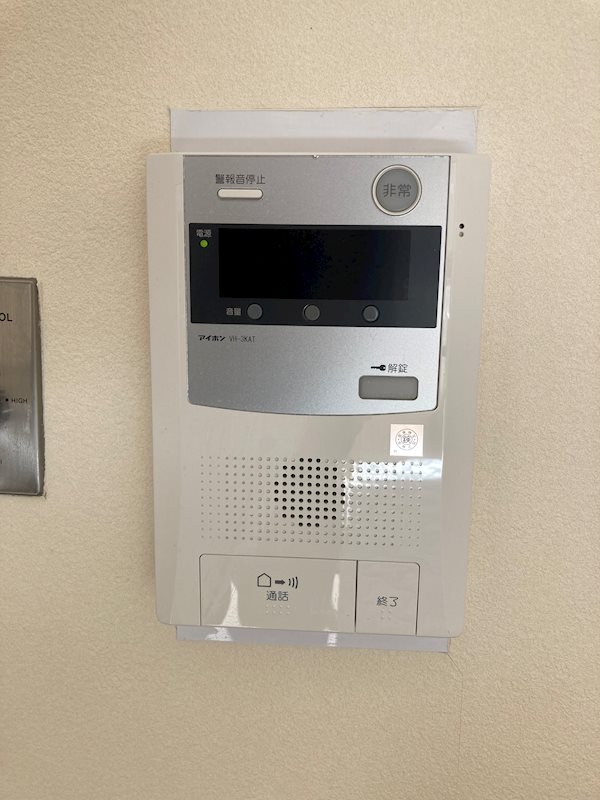 セキュリティ　写真は101号室です（参考）