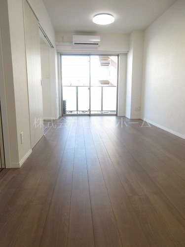 居室・リビング　※別号室参考写真