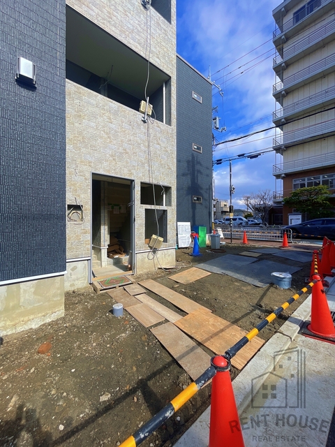 駐車場　外観（建設中）