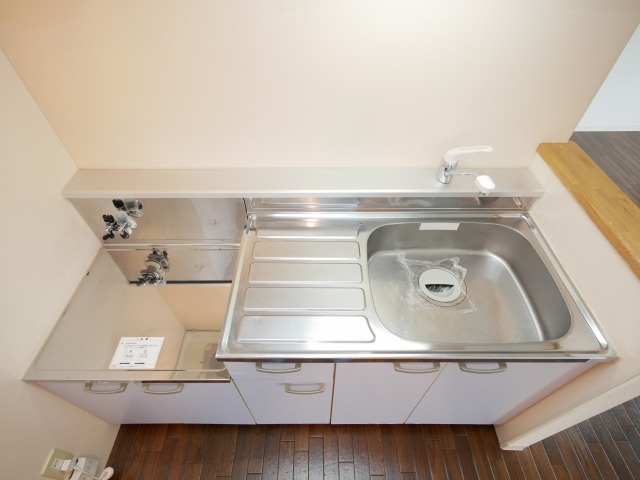 キッチン　違う号室のお写真となります。