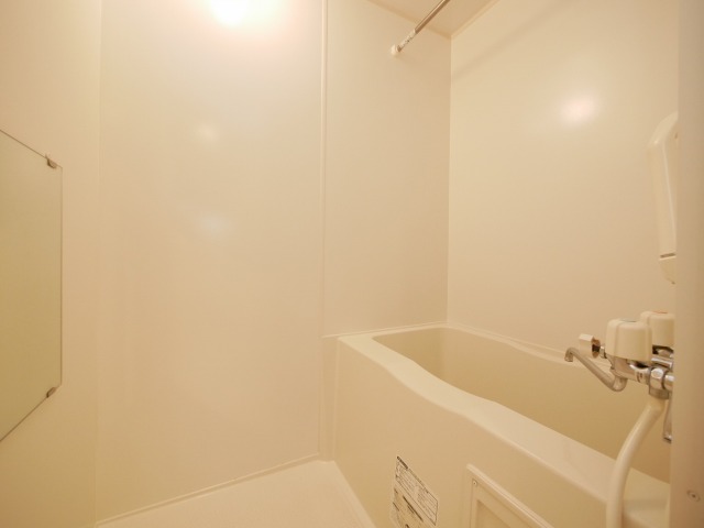 バス・シャワールーム　違う号室のお写真となります。