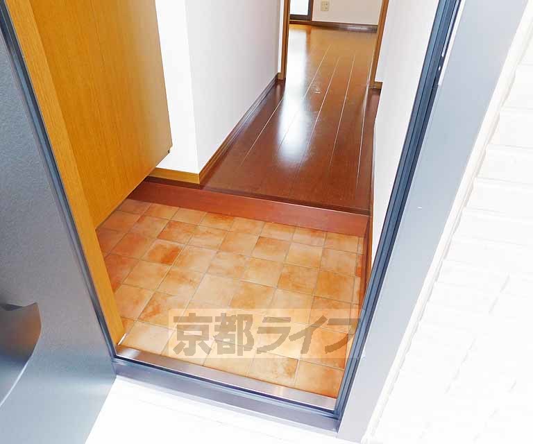 玄関　テラコッタ調タイルがオシャレ・