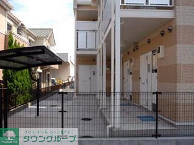 エントランス　★エントランス・屋根付き駐輪場★