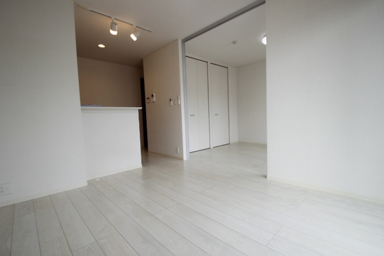 居室・リビング　※別号室のお写真です