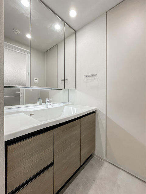 洗面設備　※写真は同タイプ住戸です。