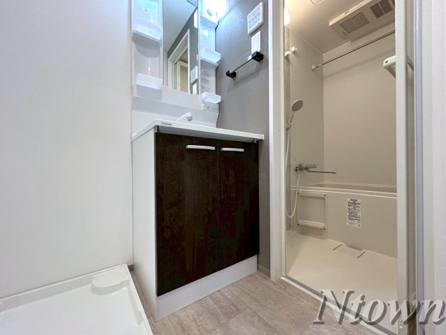 洗面設備　広い洗面スペース