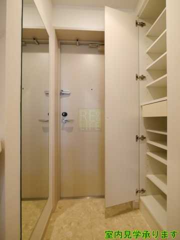 玄関　ガーラプレイス新宿御苑