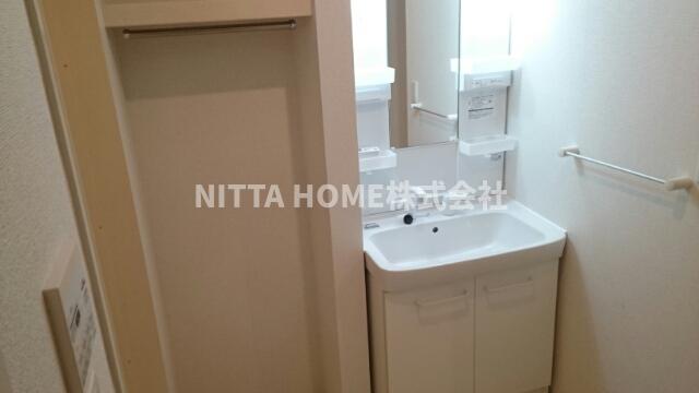 洗面設備　独立洗髪洗面台です☆彡