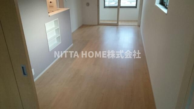 居室・リビング　リビングルームは１３．１帖です＊