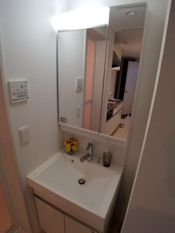 洗面設備　同シリーズ物件のモデルルームになります※現況優先