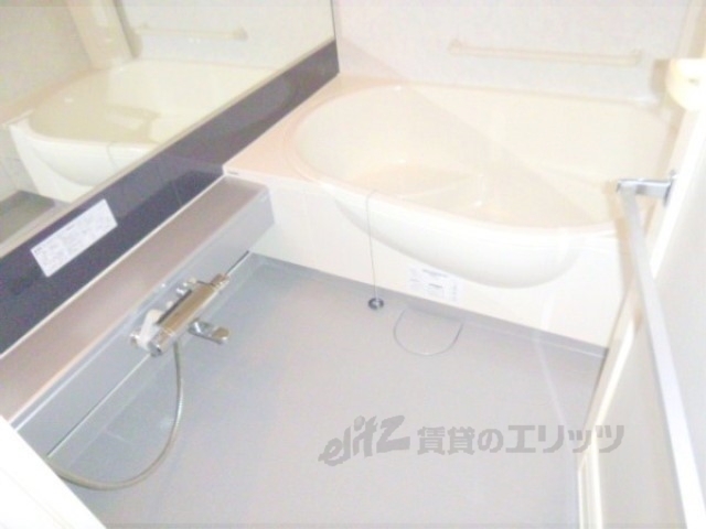 バス・シャワールーム　おしゃれなお風呂です