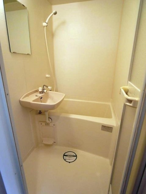 バス・シャワールーム　ゆったり過ごせるお風呂です