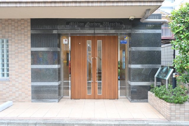 エントランス　ゆとりのあるエントランスです