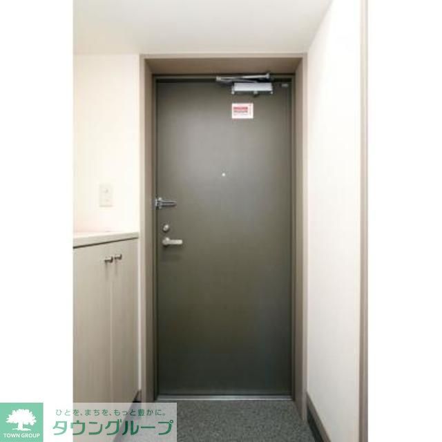 玄関　※写真は同タイプ住戸です。