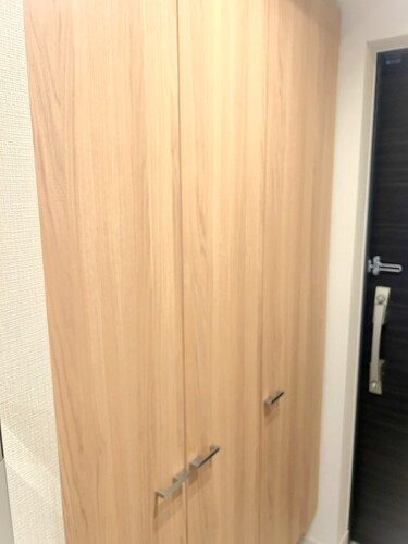 玄関　玄関収納あり