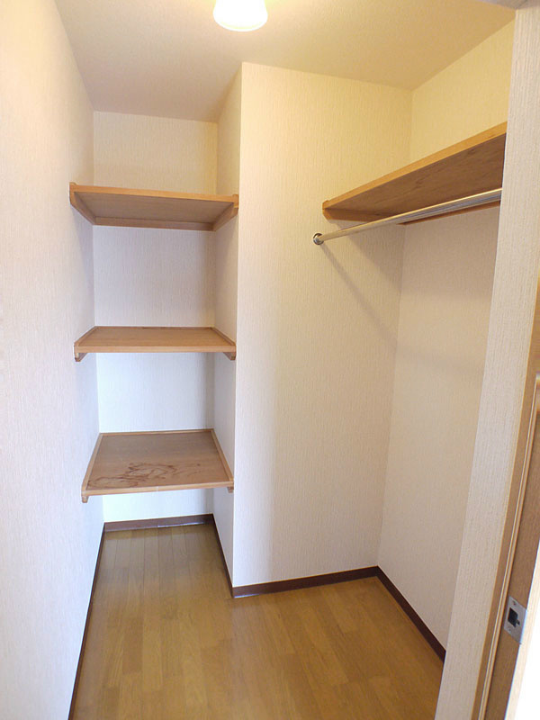 収納　ウォークインクローゼット