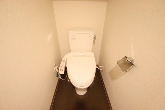 トイレ　※別室の参考写真の為、現況優先です。