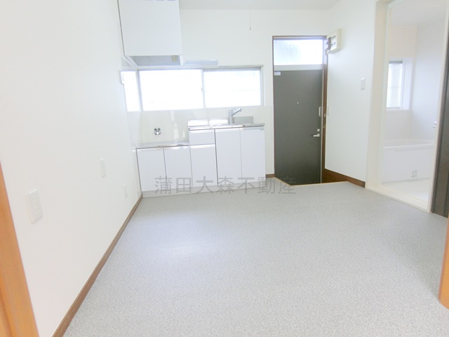 その他　キッチンスペースと4帖と広めの為炊飯器やレンジの棚！ サイズ