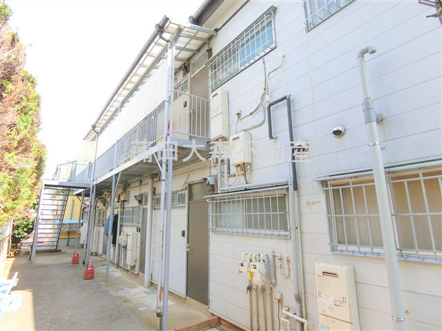 建物外観　1973年1月築　木造地上2階建て総戸数8戸の人気賃貸アパー