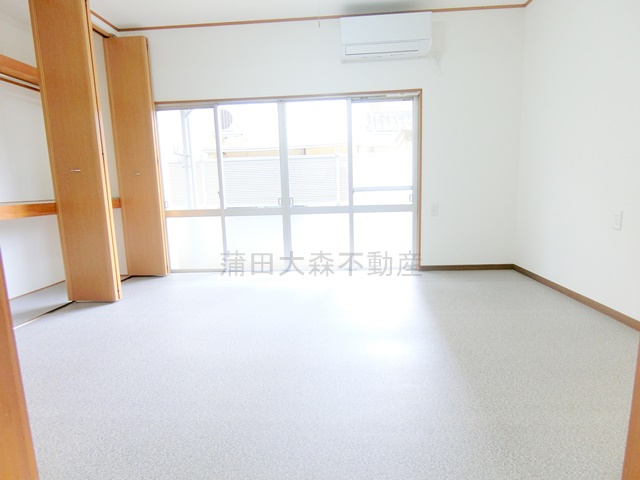 居室・リビング　南向きの洋室6帖