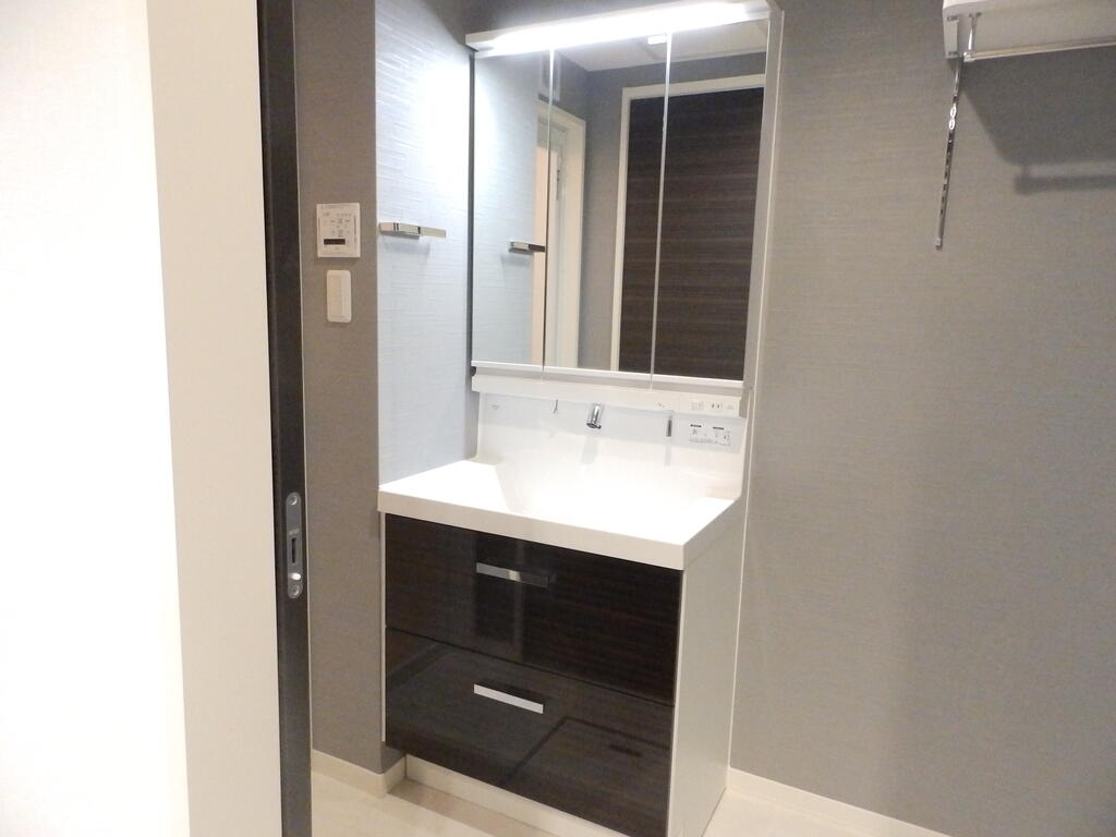 洗面設備　建築中の為、同施工会社参考写真