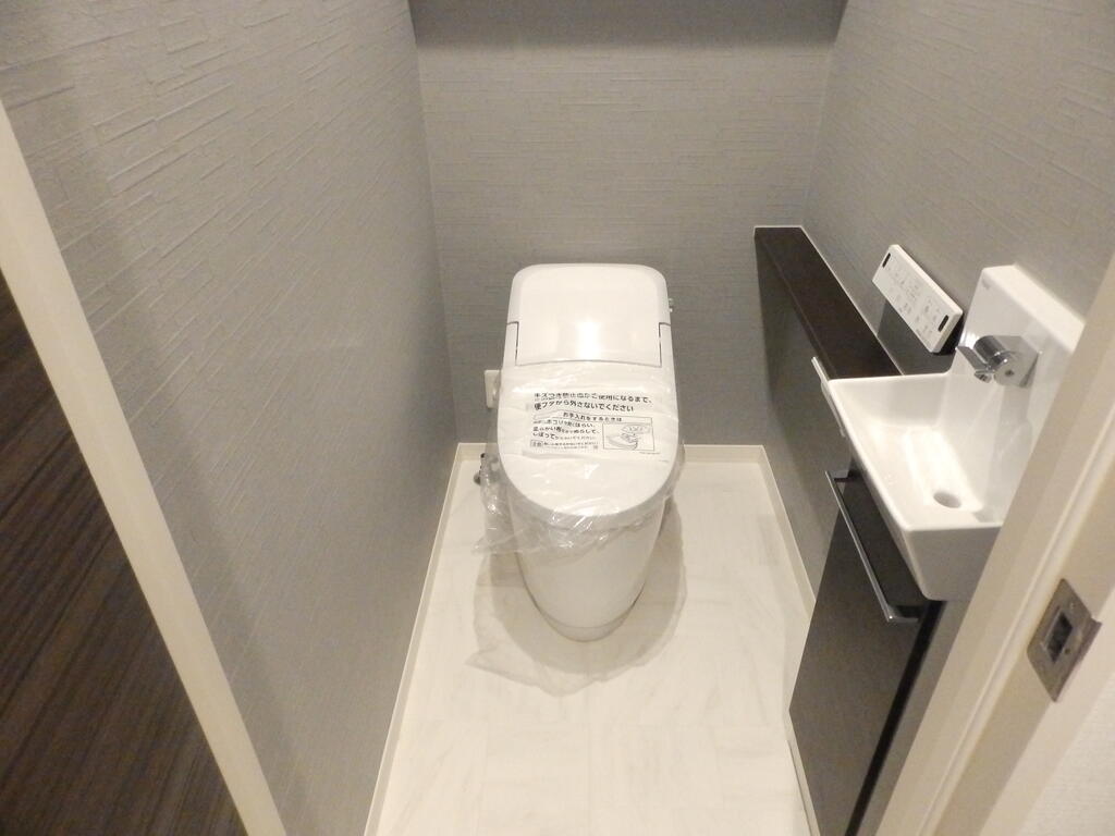 トイレ　建築中の為、同施工会社参考写真