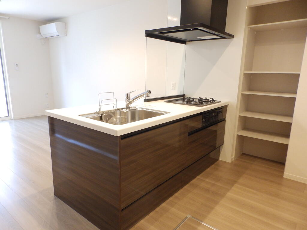 キッチン　建築中の為、同施工会社参考写真