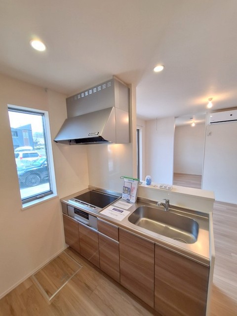 キッチン　★IH3口グリル付きのシステムキッチン★