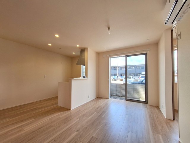 居室・リビング　★11.3帖の洋室★