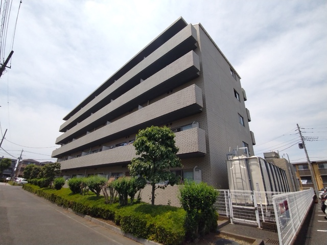 建物外観　安心のオートロック設備のある物件