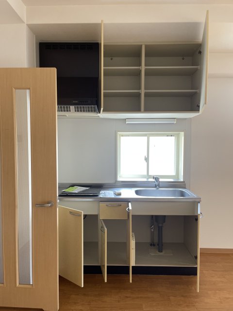 キッチン　同物件別号室