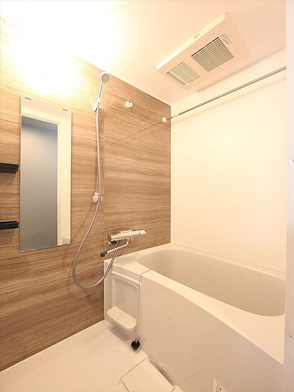 バス・シャワールーム　バスルーム