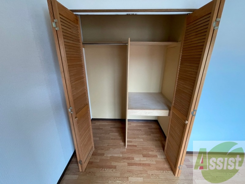 収納　クローゼットは奥行きもあり、荷物が多い方でも安心です。