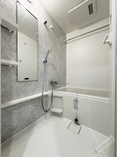 バス・シャワールーム　浴室暖房乾燥機付きバスルームです♪