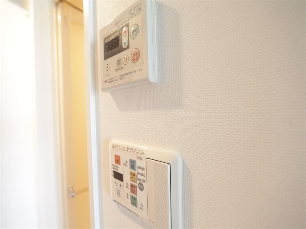 その他設備　浴室暖房乾燥機付き