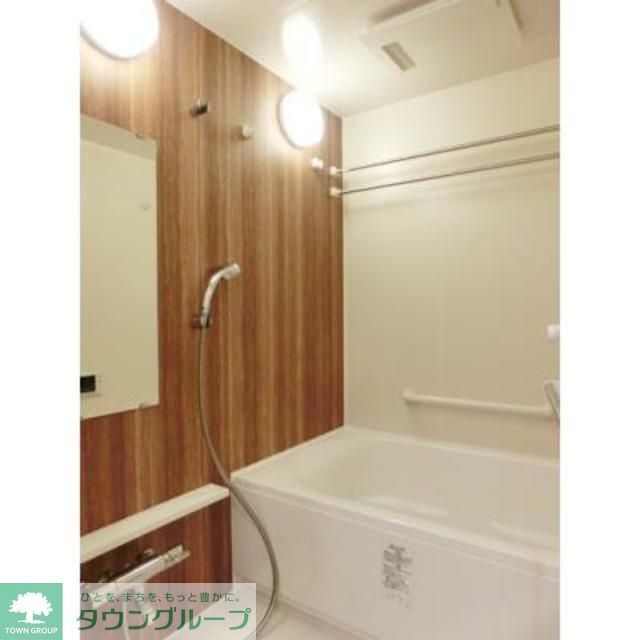 バス・シャワールーム　お問合せは(株)タウンハウジングレジデンス事業部　赤坂店・…