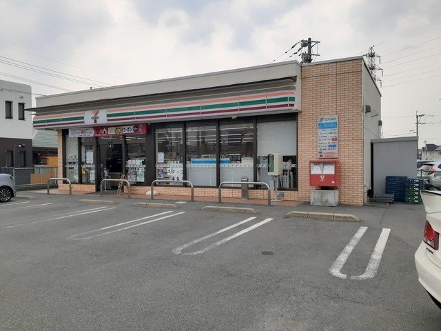 コンビニ　セブンイレブン久留米野田店（コンビニ）まで940m