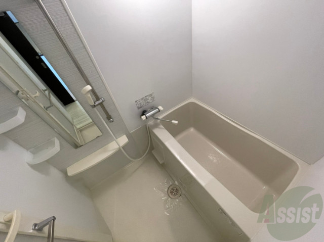 バス・シャワールーム　お風呂になります。一日の疲れを癒してくださいね。