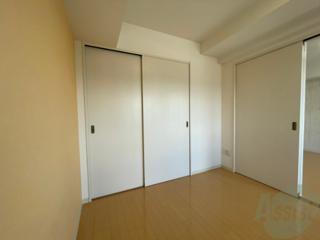 収納　寝室の収納です。部屋がすっきり片付きます。