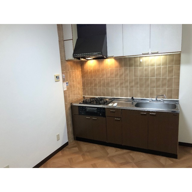 キッチン　コンパクトなキッチンで掃除もラクラク